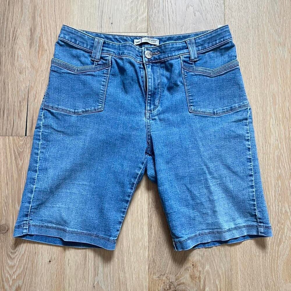 Y2K Light Wash Denim Shorts ✨ Utility Pockets Indie Sleaze